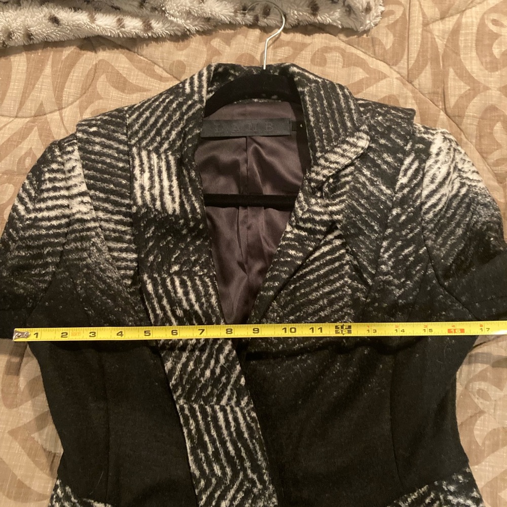 L.A.M.B. Border Print Blazer Size 4 - Picture 7 of 8